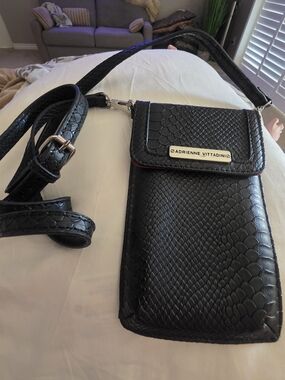 Adrienne Vittadini Black Faux Snakeskin Crossbody Phone Pouch